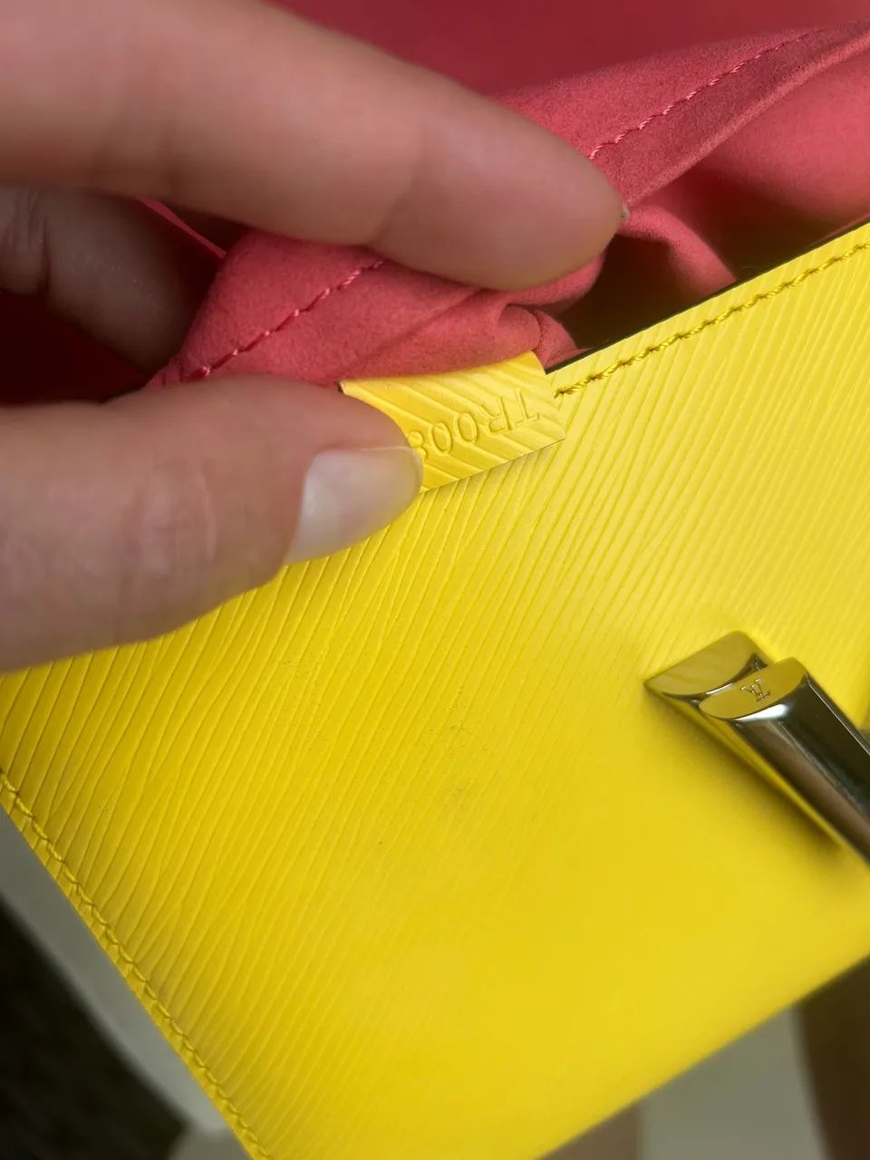 Bolsa Twist Louis Vuitton Lv  - Foto 4