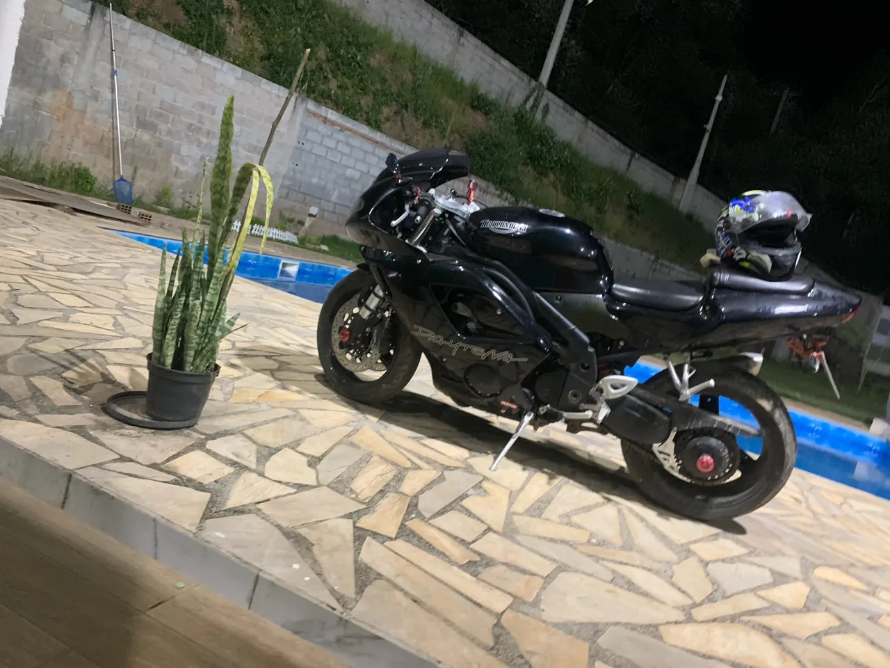 Moto triunph Daytona 955i