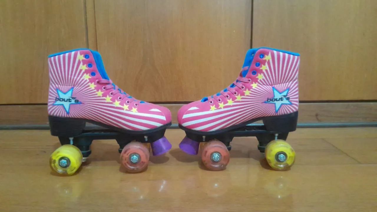 Patins (roller quad) 4 rodas, freio, cadarço  - Foto 2