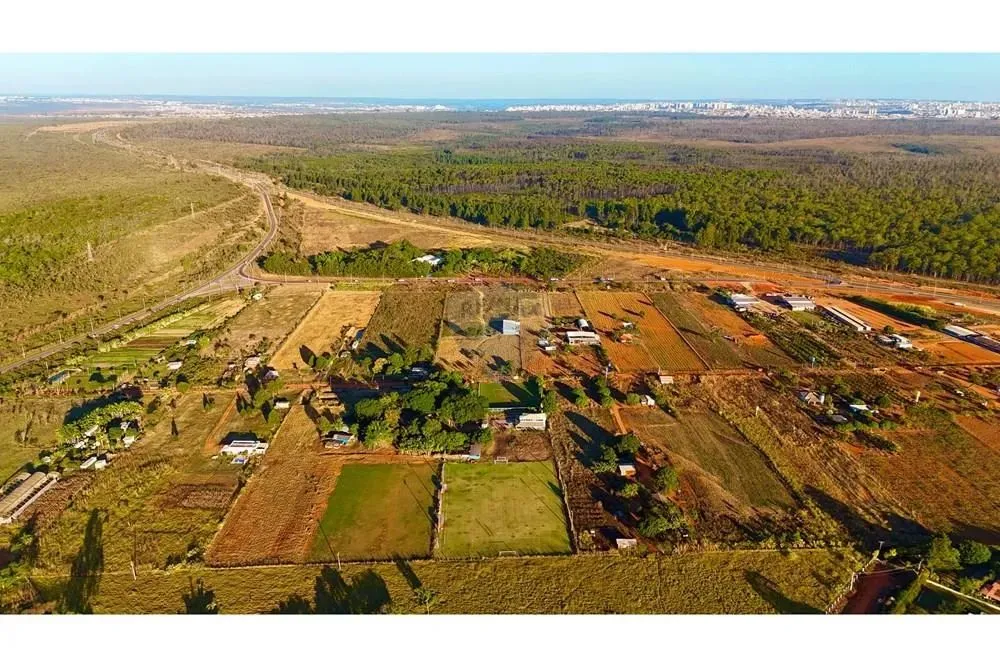 Beira da Pista com Galpão - região em alta valorização