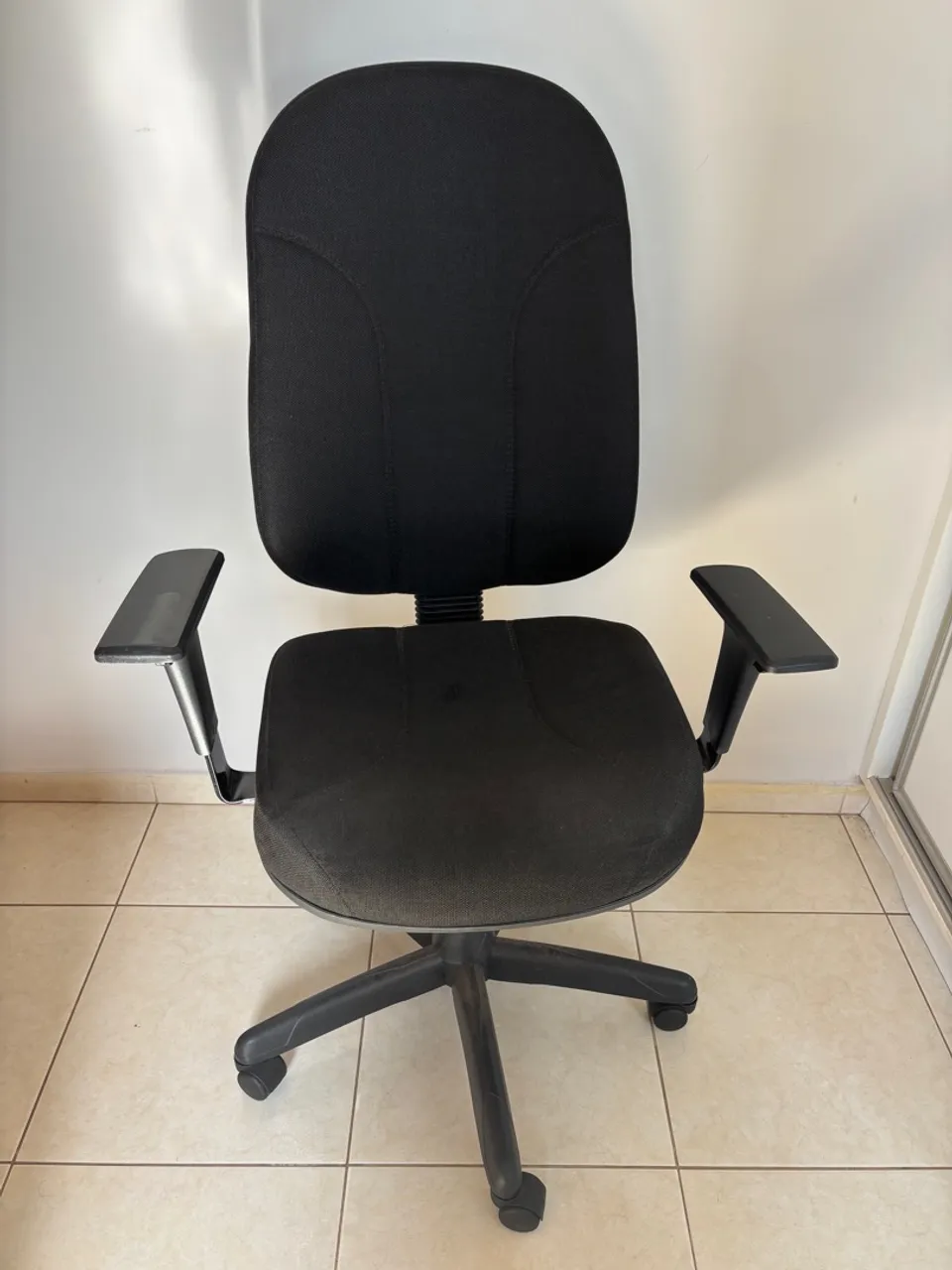 Cadeira de Escritório Ergonômica Preta