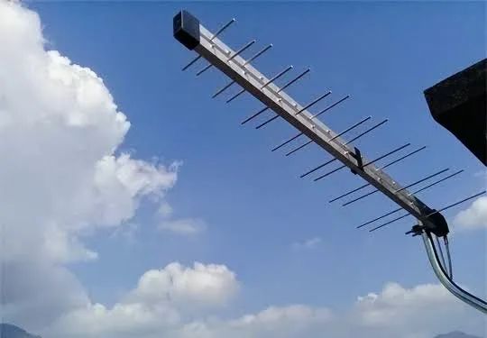 Antena UHF Digital 30 elementos 