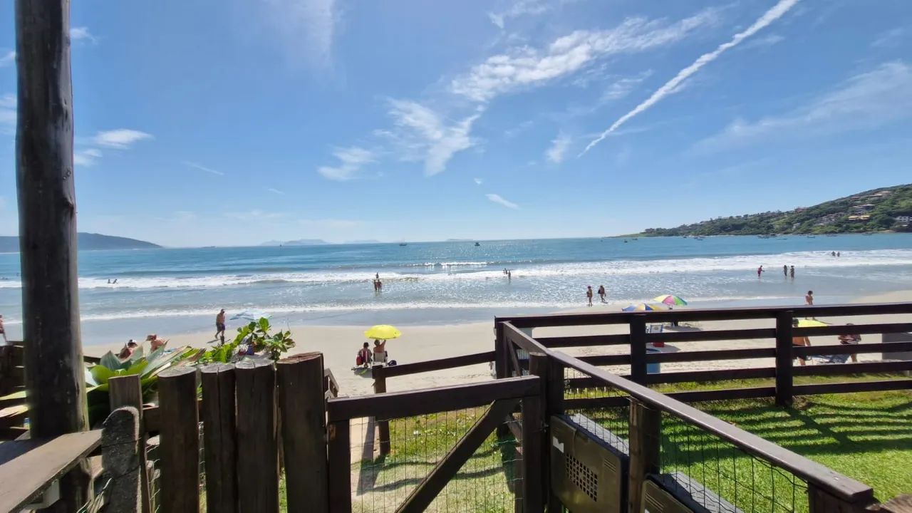 Casa para Locação Anual - Centro de Garopaba-SC - 50 metros da praia!