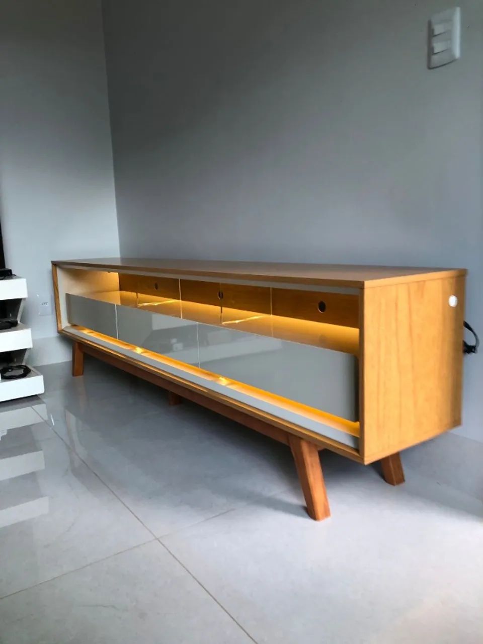 Rack para TV com LEd Largura 2.12cm