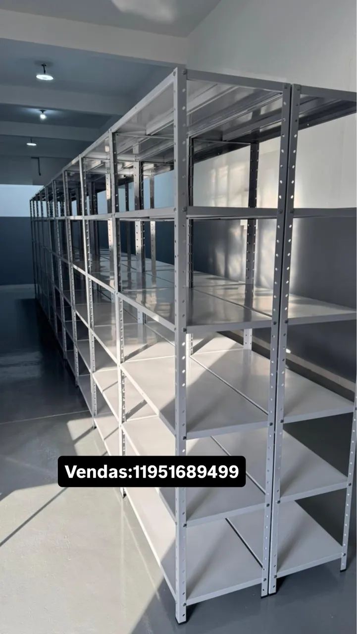 Estantes de aço 