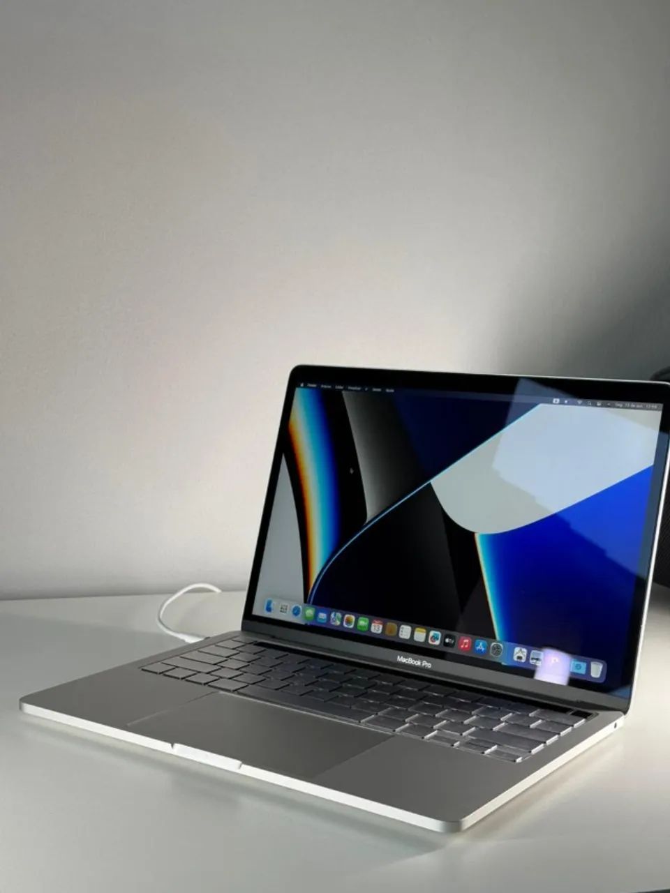 Macbook Pro 2020 i5 16/256 - Notebooks - Arara 1452476537 | OLX