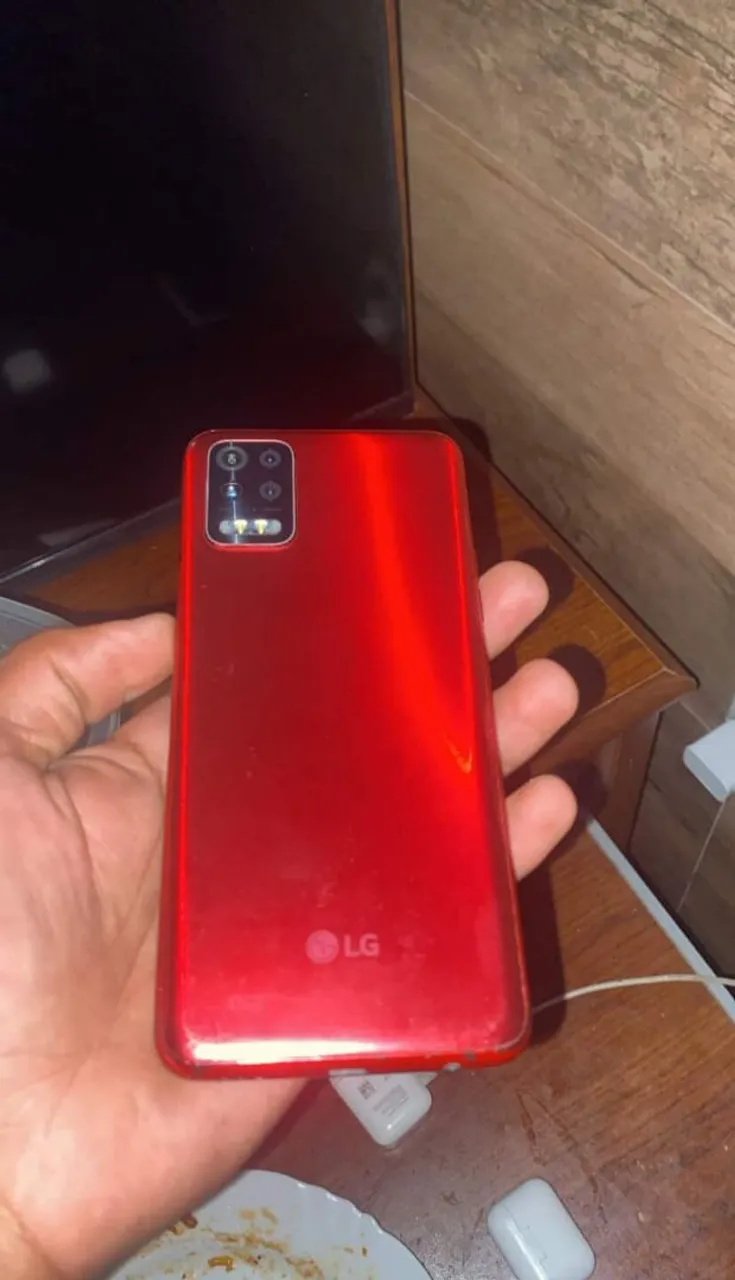 VENDO LG K-62 PLUS VERMELHO EM BOAS CONDIÇÕES, APENAS DETALHE NA PELÍCULA