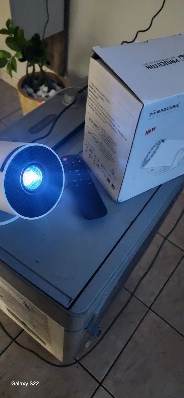 Mini projetor hy300402625035386890240