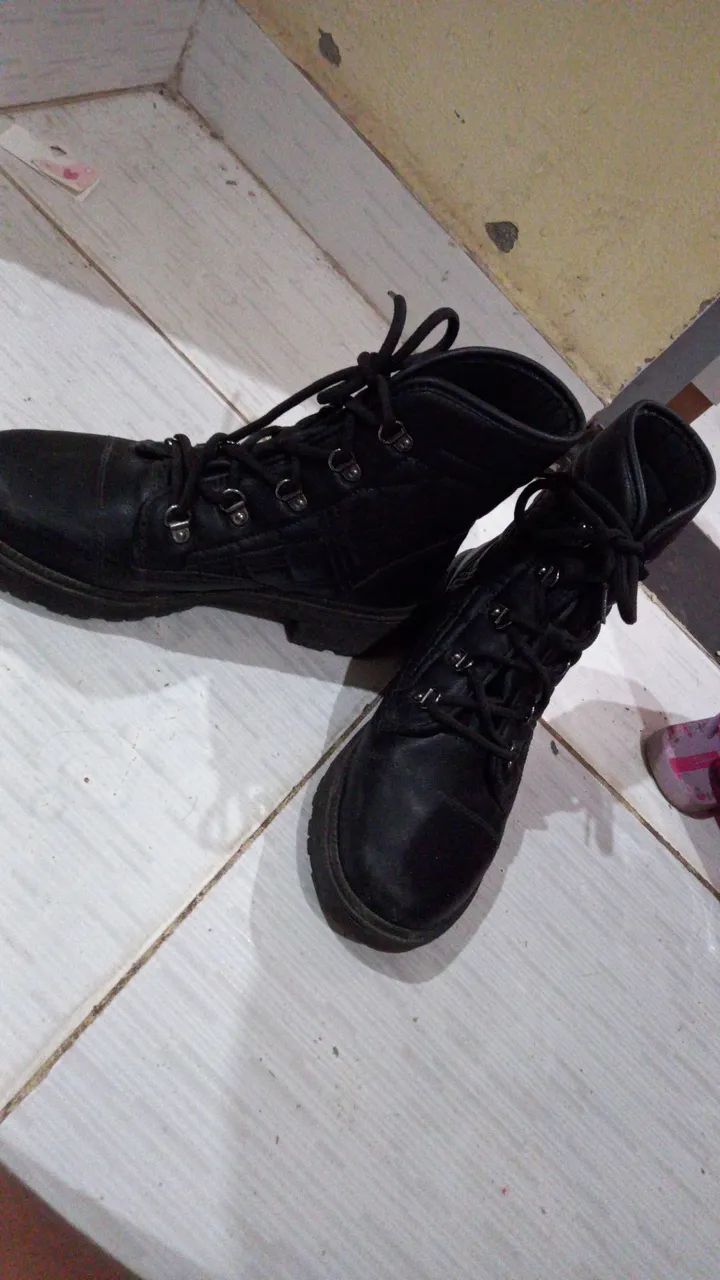 Botas de couro pretas