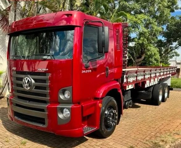 vw 24250 6x2 2012 carroçeria