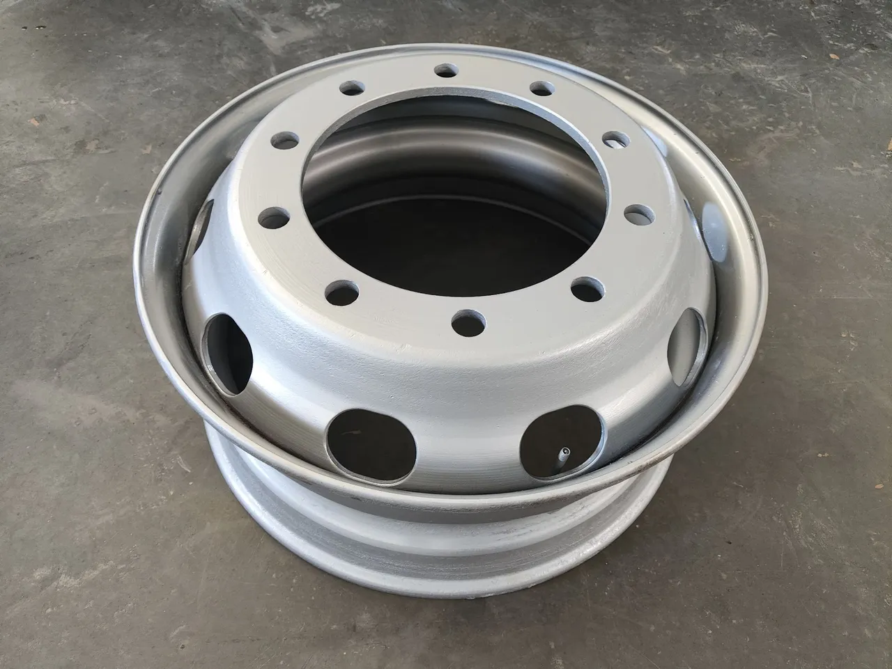 RODA CAMINHÃO ARO 22,5 PNEU 275 SEMINOVA