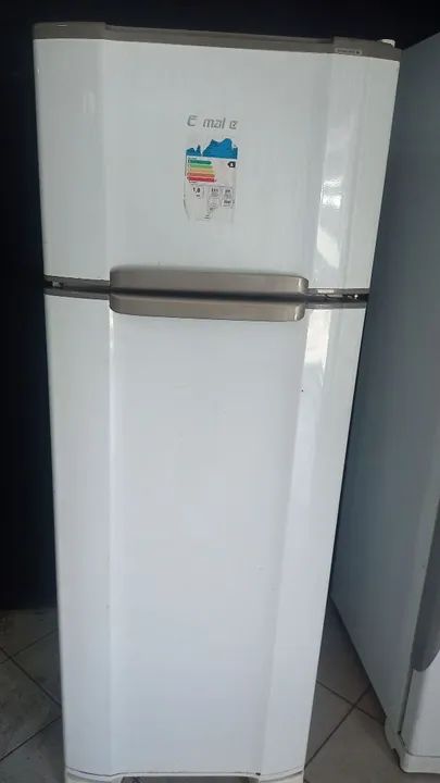 Vendo 3 geladeiras para conserto ou retirada de peças 