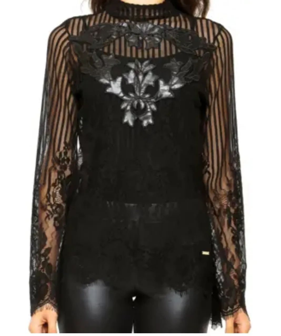 Blusa de Renda Preta Elegante
