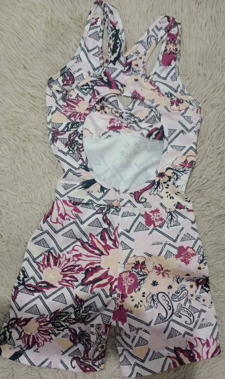 Macacão Floral Feminino - Foto 2