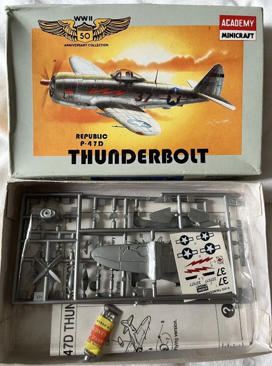 Modelo para montar P-47D Academy