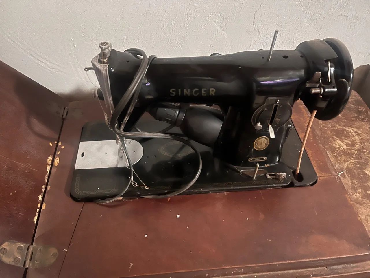 Máquina de Costura Singer Antiga de pedal - Foto 3