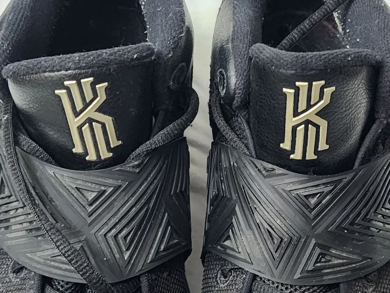 Tênis Kyrie Irving 7 Preto e multicores 44