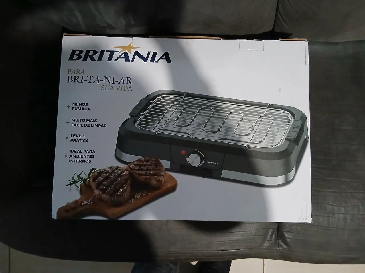 Churrasqueira elétrica nova na caixa nunca foi usada