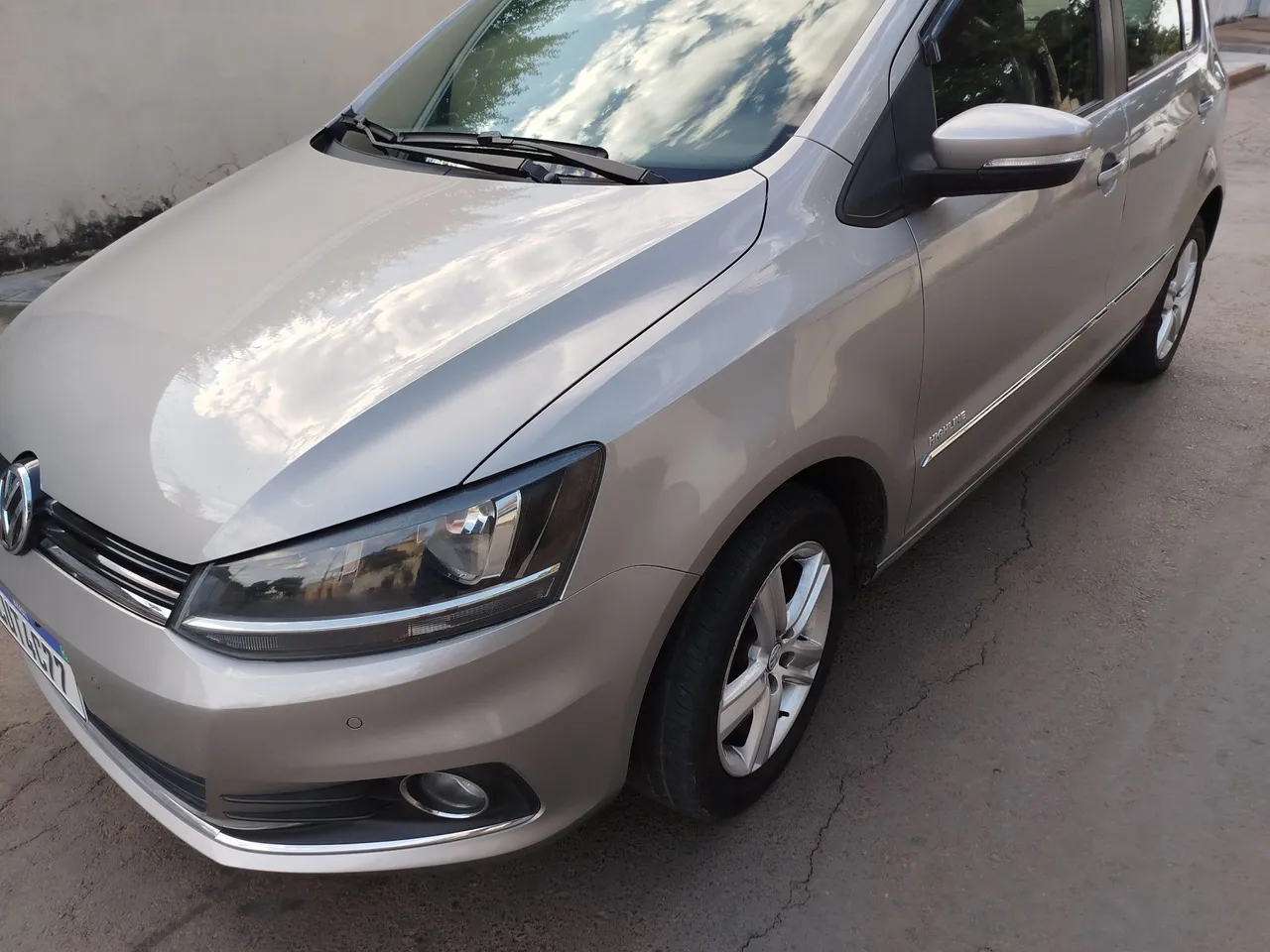 Fox 1.6 2015 pouco rodado, carro de procedência