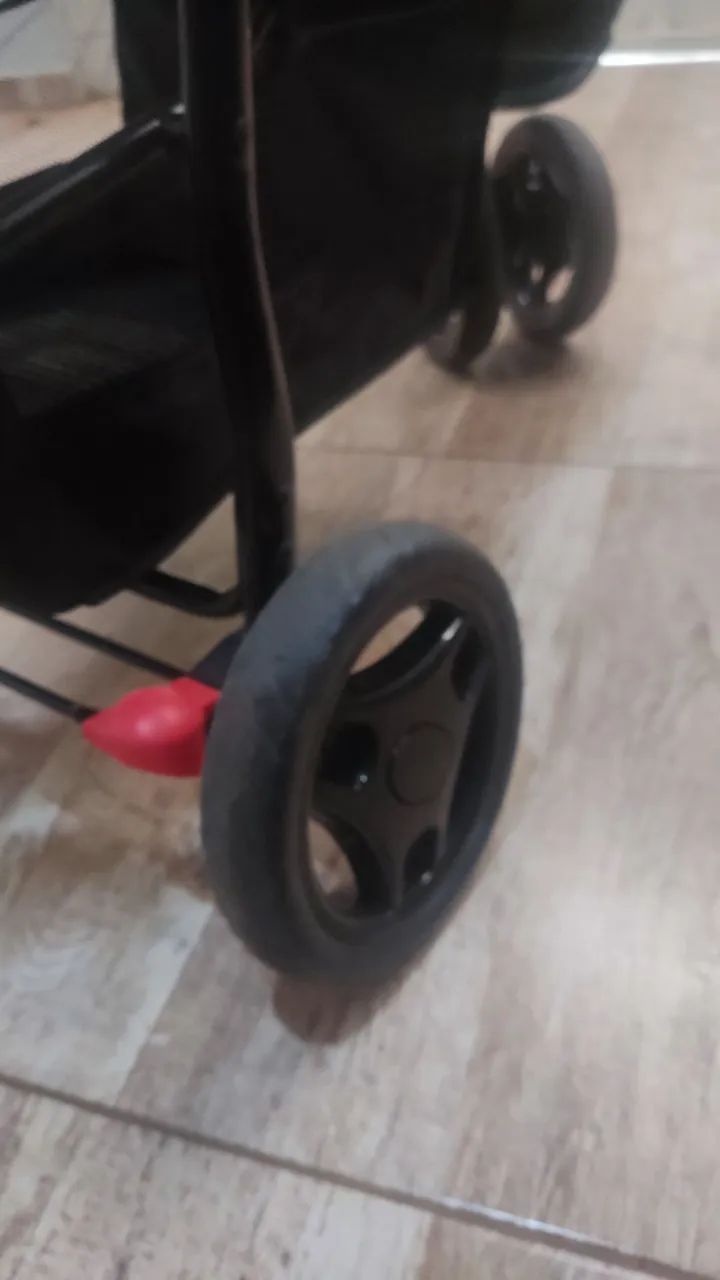 Carrinho de Bebê Compacto e Prático - Foto 4