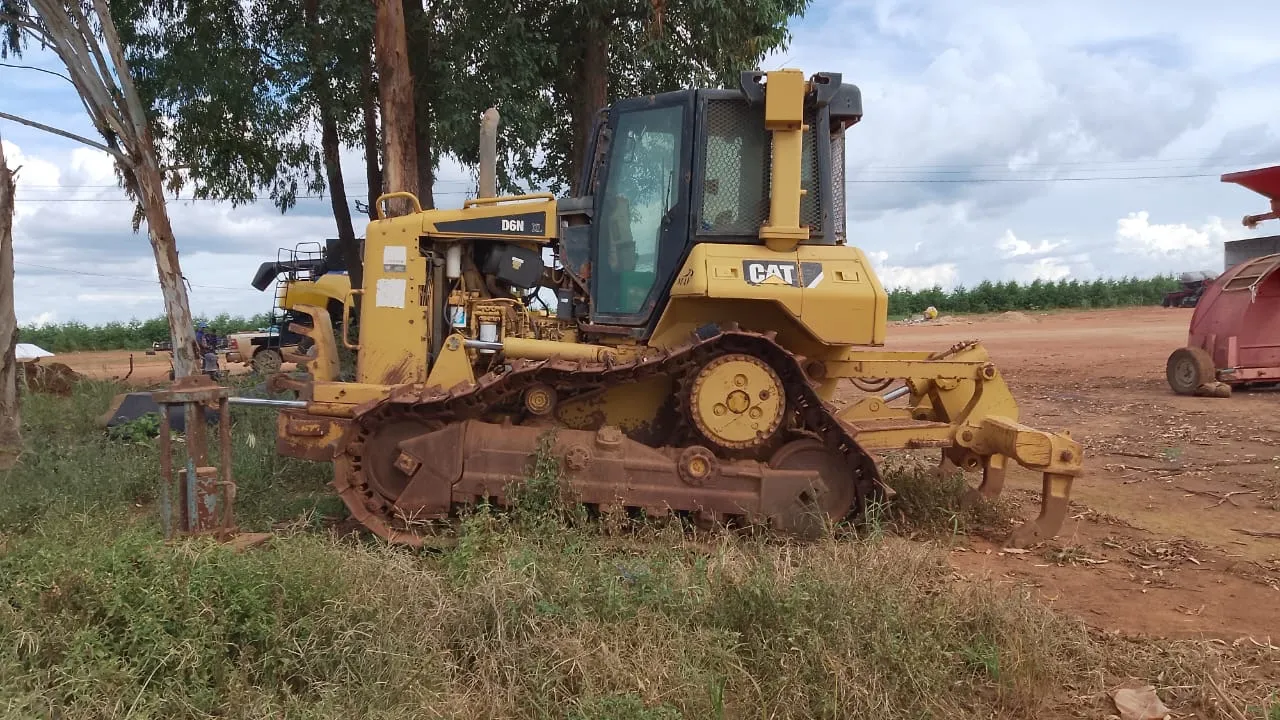 TRATOR ESTEIRA D6N xl 2014