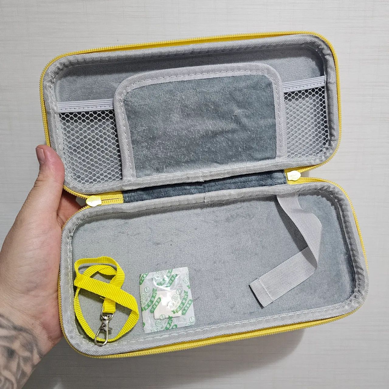 Case Nintendo Switch Pikachu (Envio OLX Pay) - Foto 2