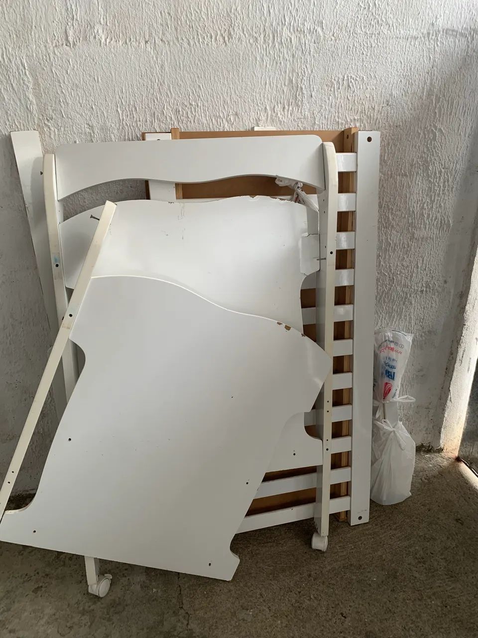 Vendo berço americano pra sair rápido - Foto 2