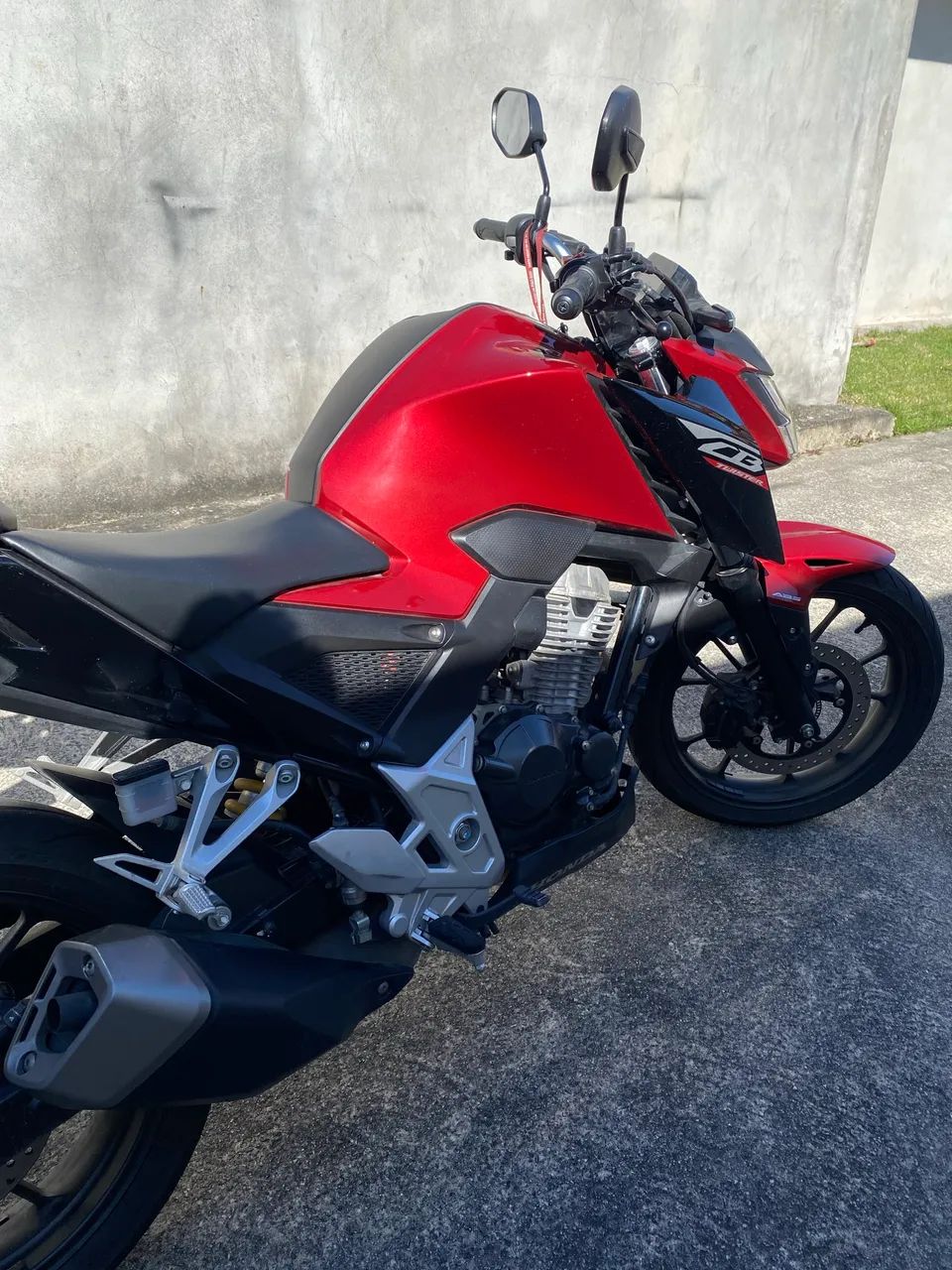 Vendo CB 300f Twister ABS 2025 - Foto 2