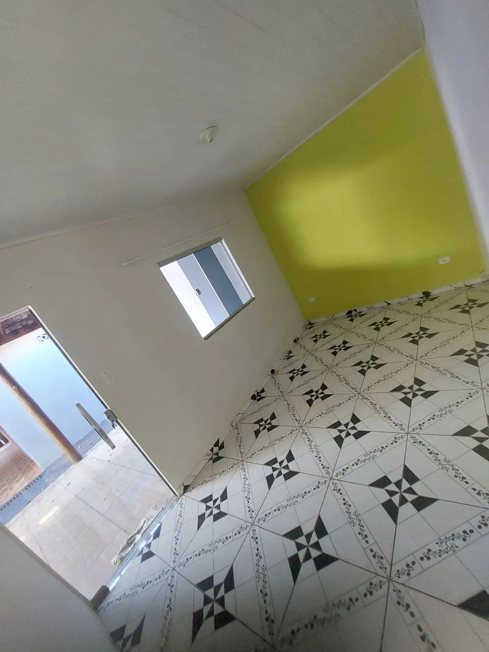 Alugo casa com grande 5 peças 