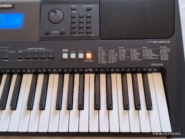 Teclado Yamaha PSR-E453 (Estado de Zero) - Foto 2
