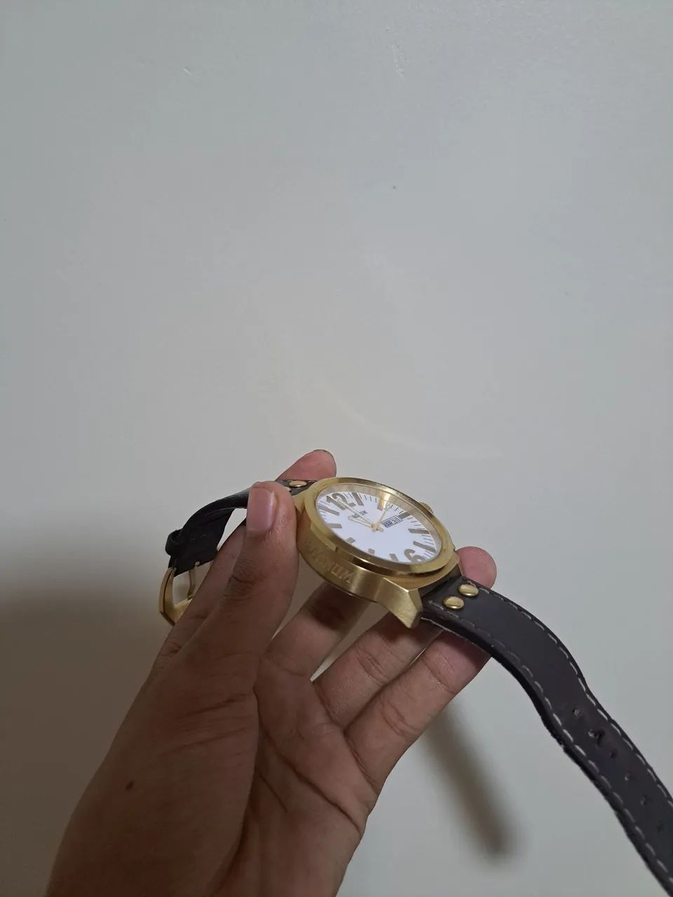 Relógio Magnum
