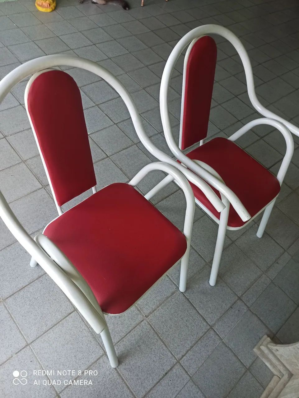 Cadeiras semi novas com centro