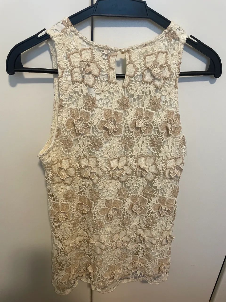 Blusa de renda com forro em cetim - Foto 2