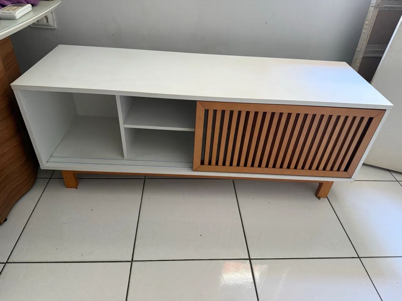 Rack TokStok ripado madeira e branco  - Foto 2