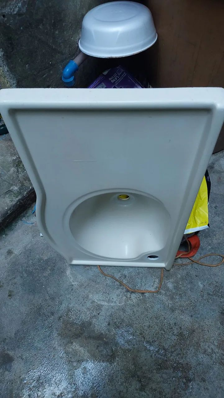  Pia Lavatório branca ,larg 58cm ,prof 30cm, prof na parte da Cuba 34cm . - Foto 4