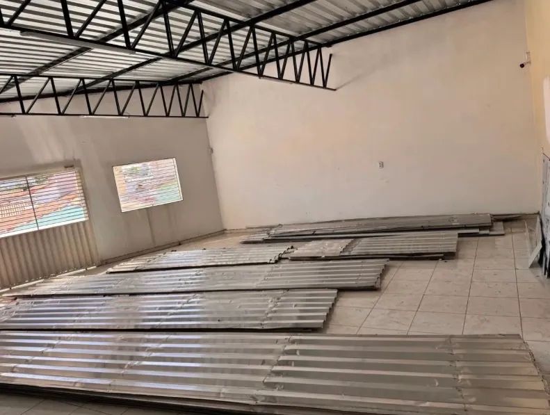 TELHA GALVALUME E TELHA ALUMÍNIO USADA R$ 30,00  1 MT 