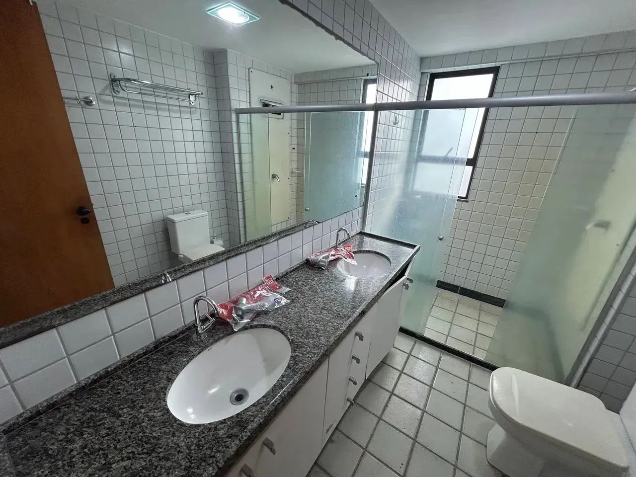 Alugo amplo apartamento com quatro quartos em Setubal - Foto 5