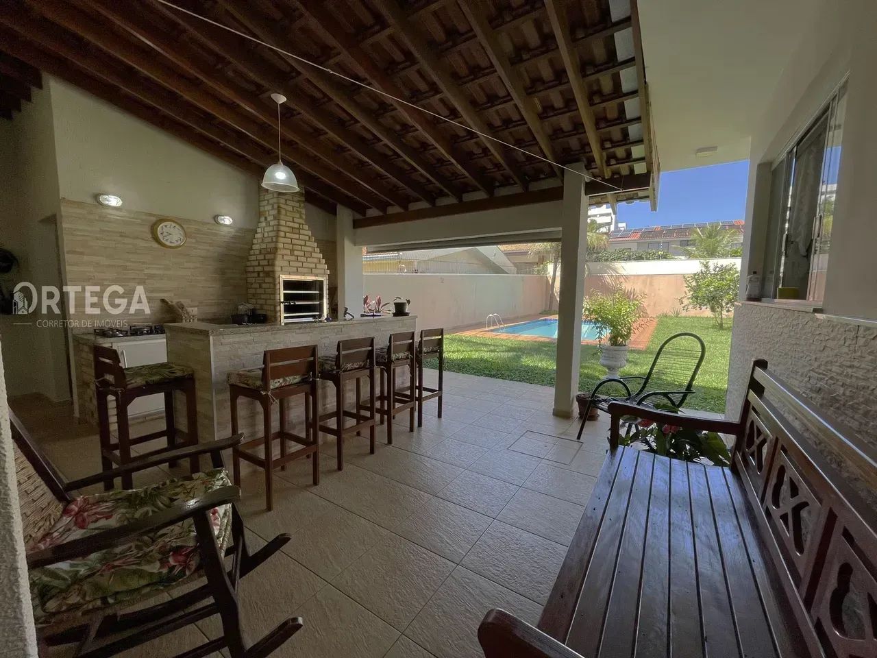 Casa para venda com 4 quartos em Maringá - PR