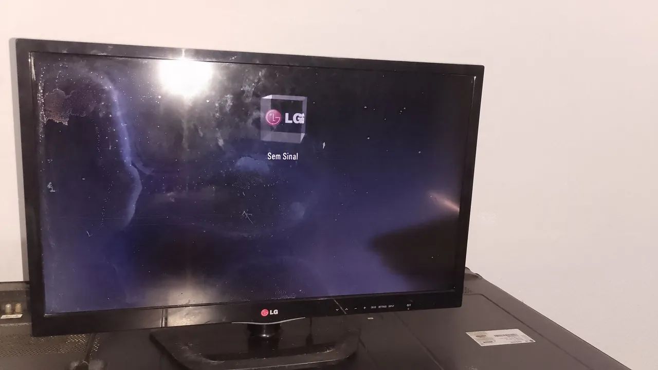 Vendo tv LG funcionando  