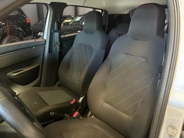 Renault Kwid Zen 1.0 Flex 12V 5p Mec., foto 13 de 15