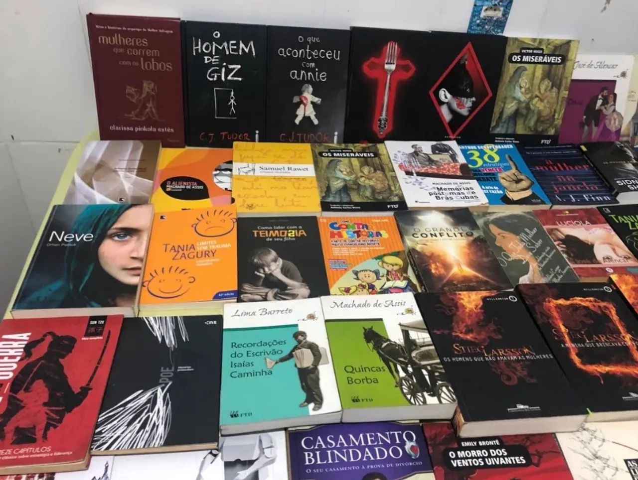 Vendo todos os livros - Foto 4