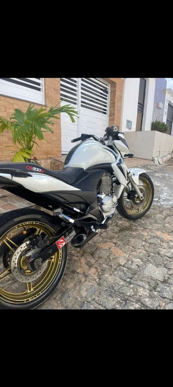 Vendo CB 300, 2015 conservada  - Foto 3