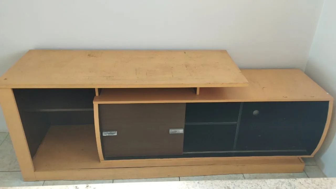 Rack de madeira com portas curvas - Foto 2