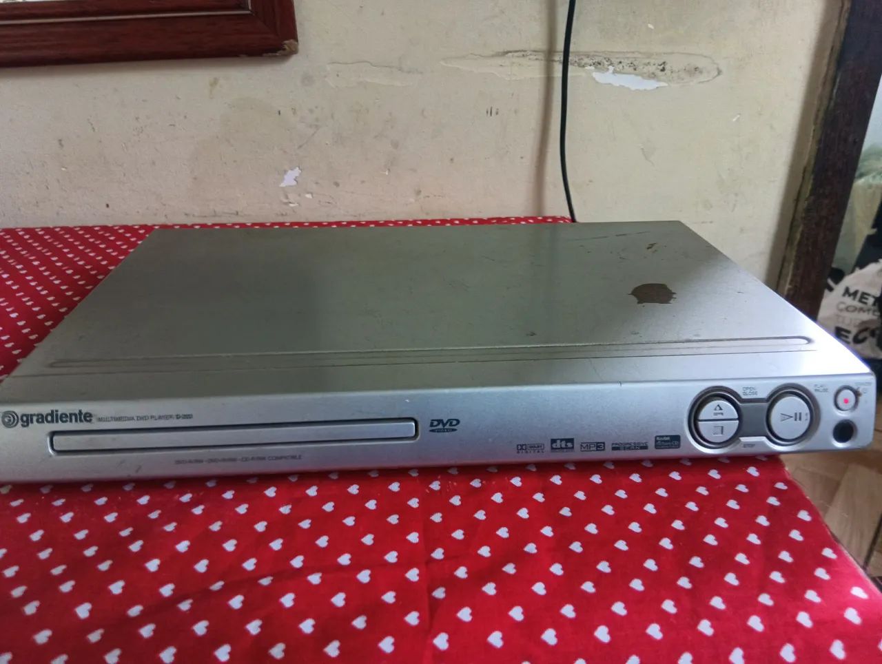 Gradiente DVD Player for Parts Removal65734682127745125