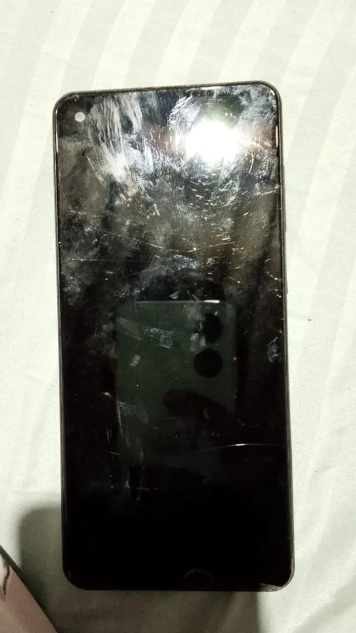 Vendo celular com a tela quebrada mais funcionando perfeitamente  - Foto 2