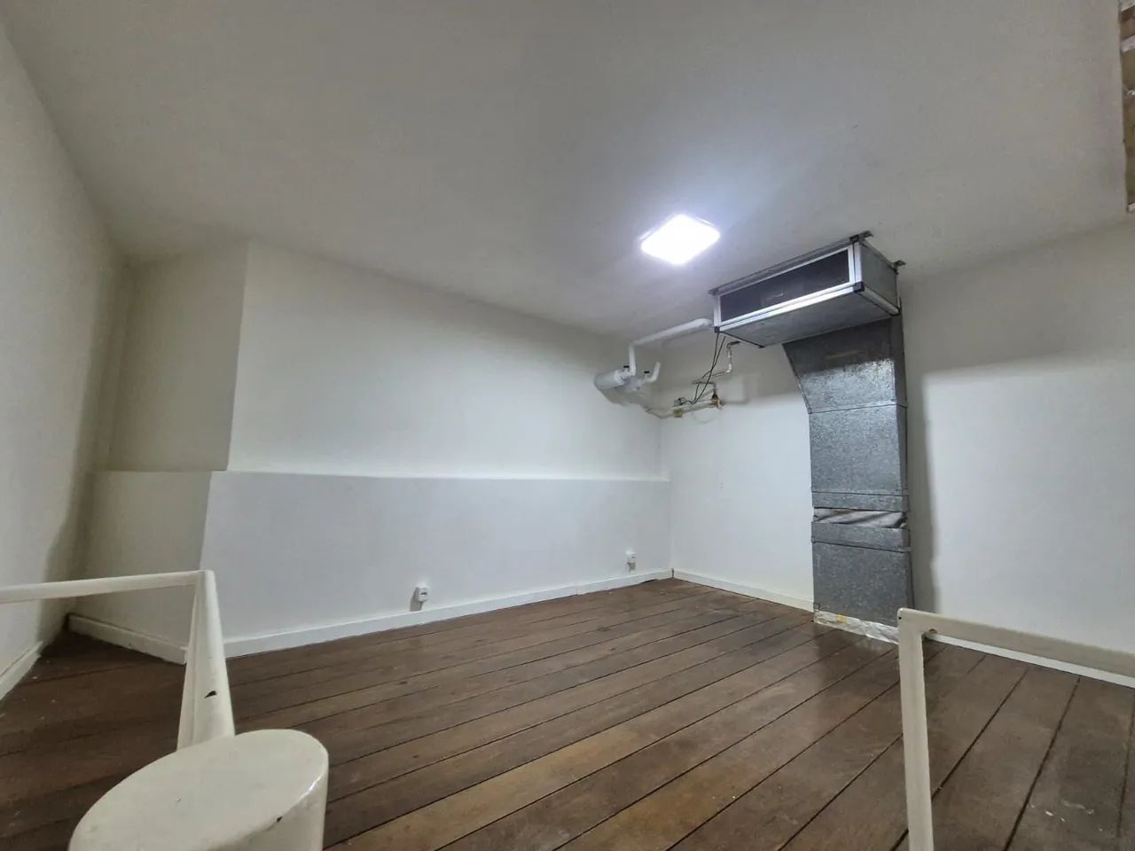 Alugo segundo piso de loja 