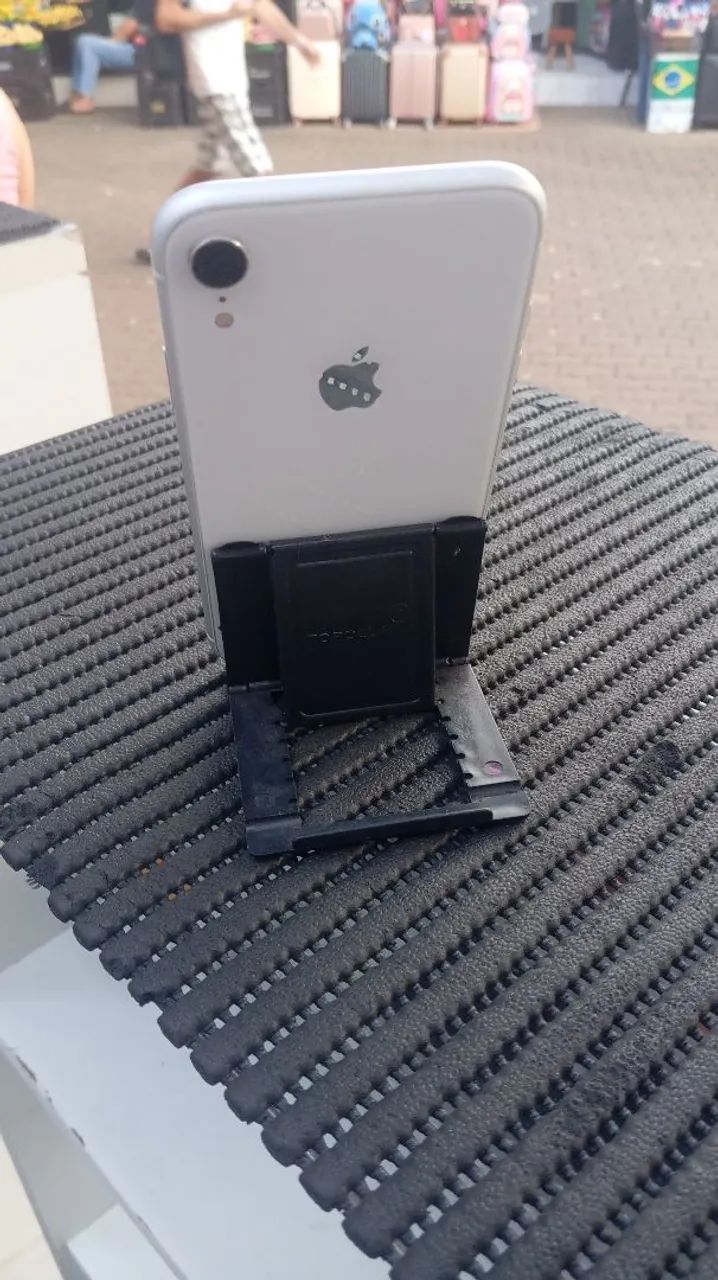iPhone 10 XR tela. Boa bateria boa  - Foto 2