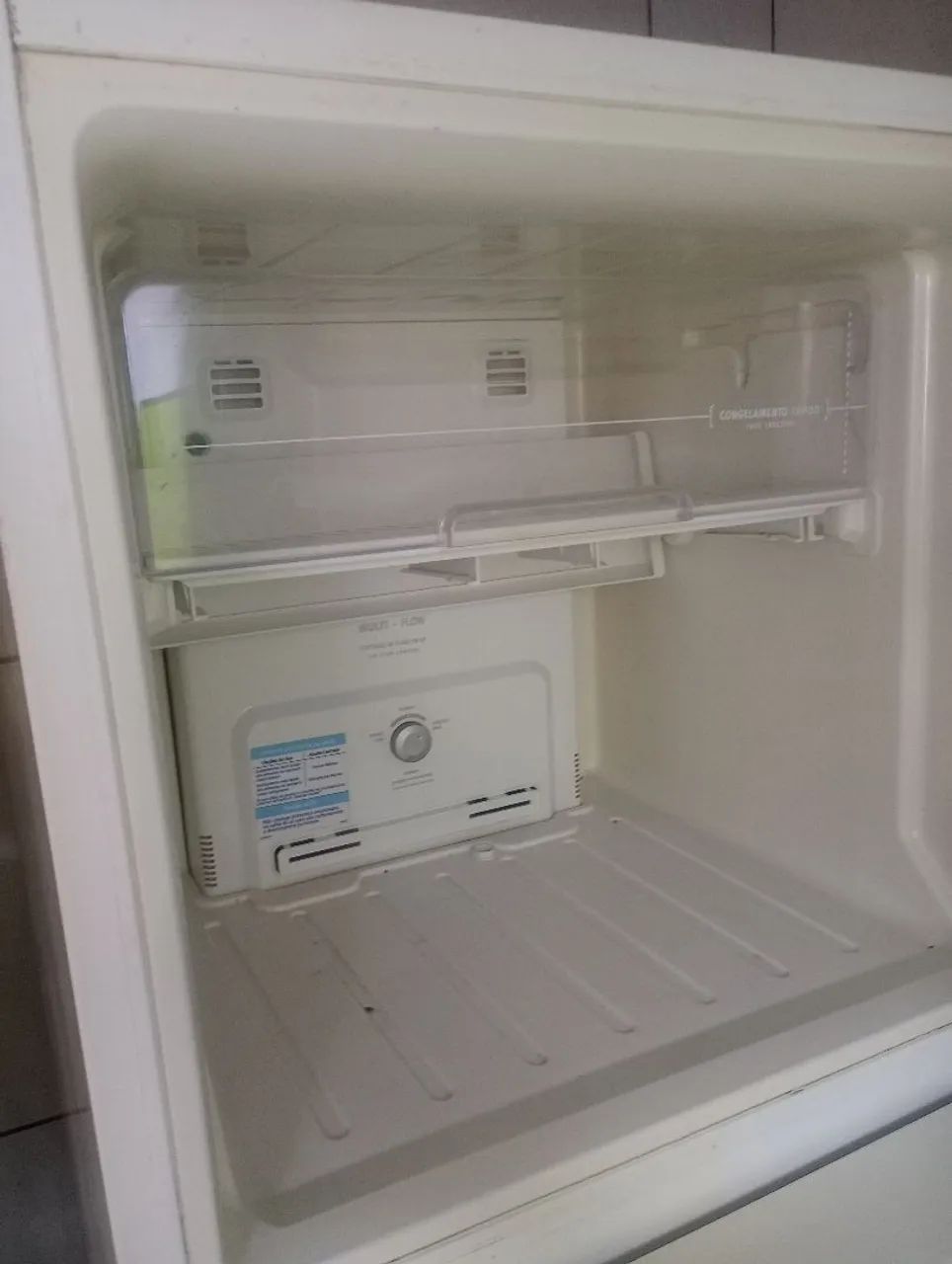 Vendo geladeira Eletrolux funcionando perfeitamente  - Foto 2