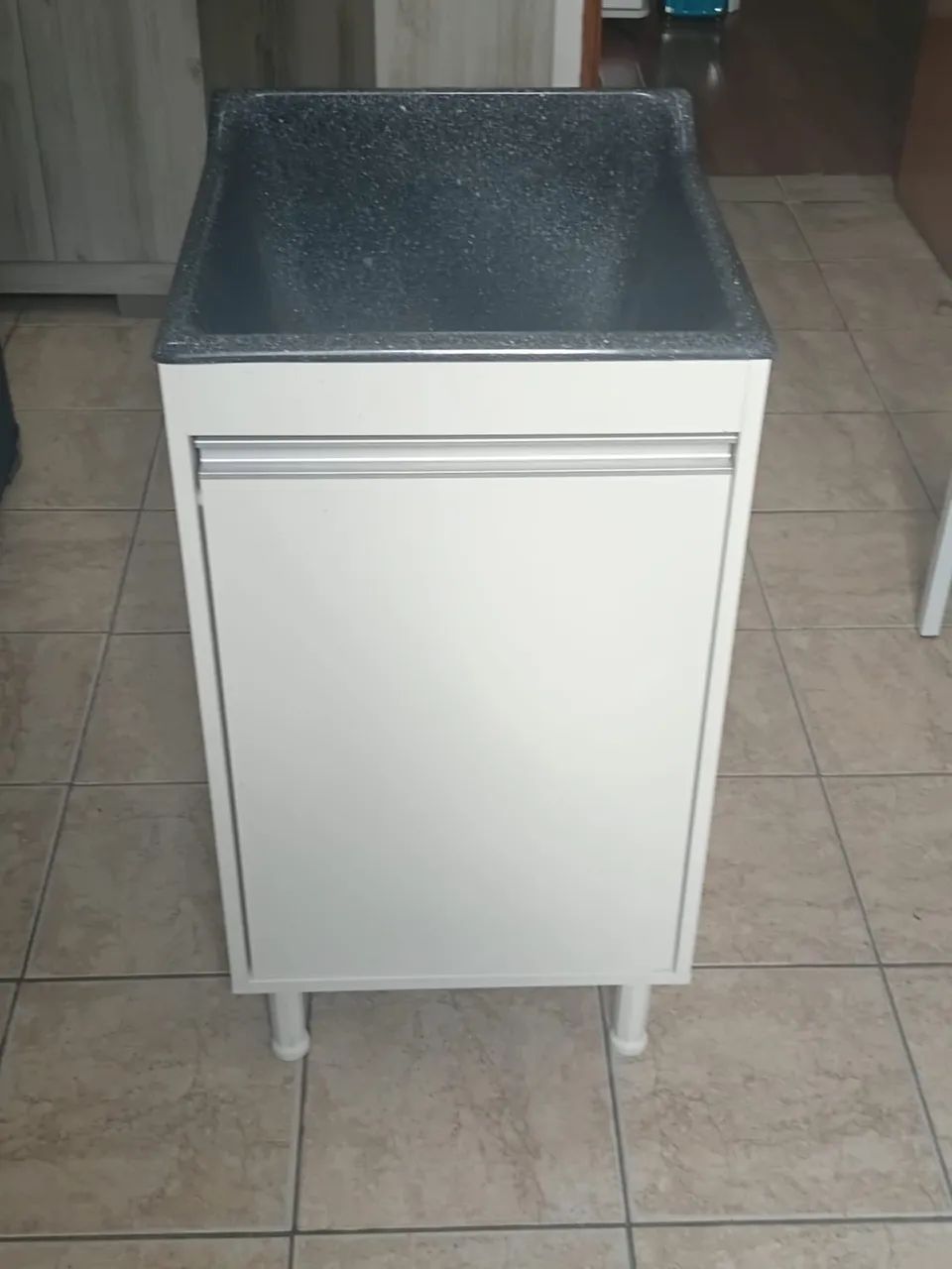 Tanque com armário embutido 