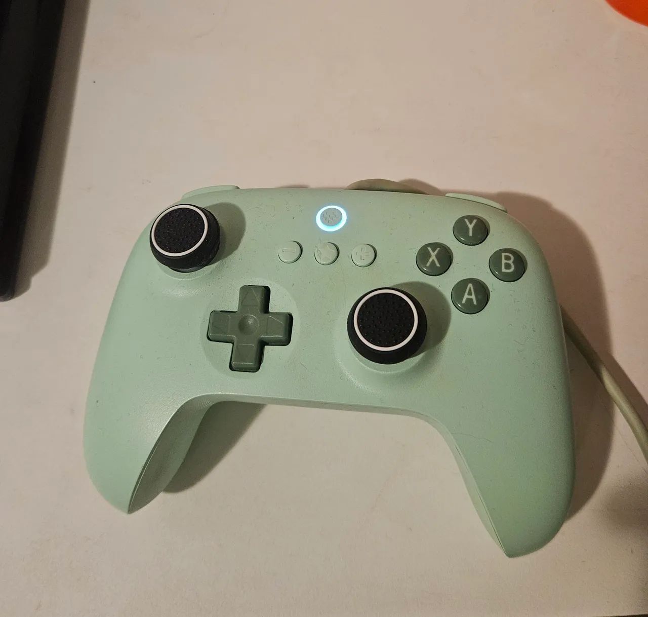 Controle 8BitDo com fio